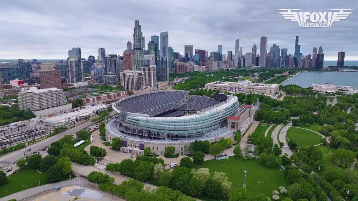 Fox Flight Team captures stunning Chicago skylines during early morning ride