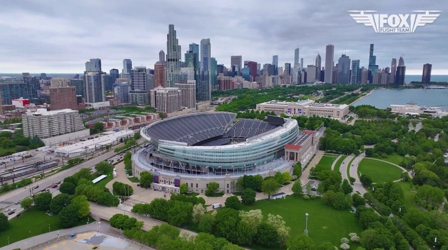 Fox Flight Team captures stunning Chicago skylines during early morning ride