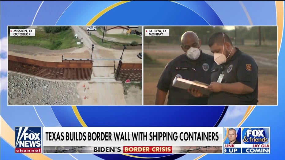 Texas construye un muro fronterizo improvisado con material sorprendente