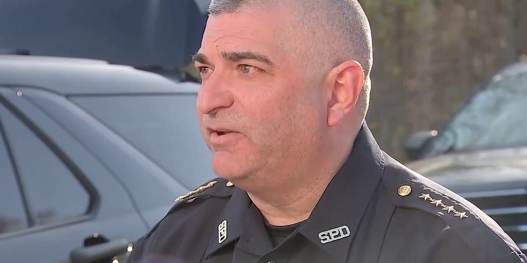 Mother falls to death at Massachusetts state park