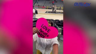 A'ja Wilson's mom holds up 'love beats hate' sign after Aces win over Fever - Fox News