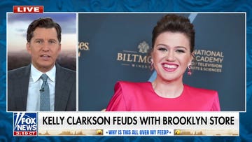 Kelly Clarkson feuds with Brooklyn store over $15K mechanical bird