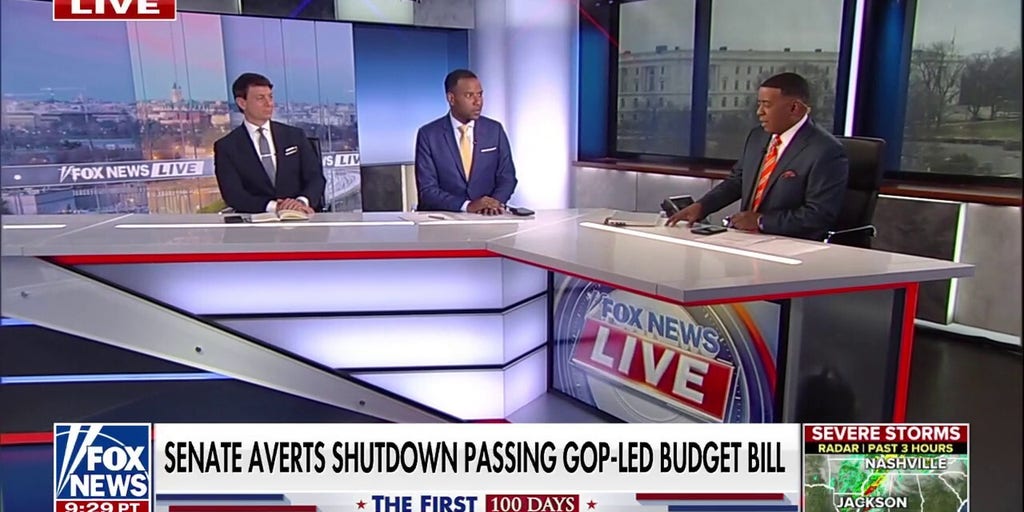 Democrats criticize Schumer’s GOP spending bill vote