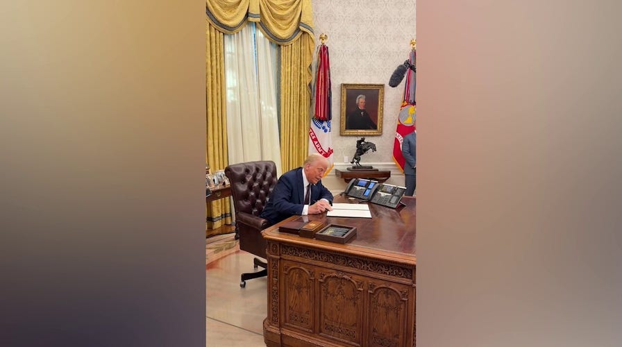 El presidente Trump firma una orden ejecutiva para desclasificar los archivos de los asesinatos de JFK, RFK y MLK