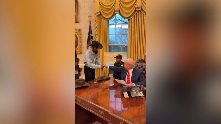  DJ Daniel visits Trump in Oval Office