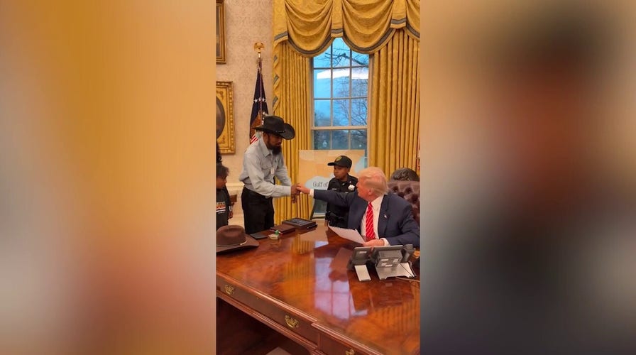  DJ Daniel visits Trump in Oval Office