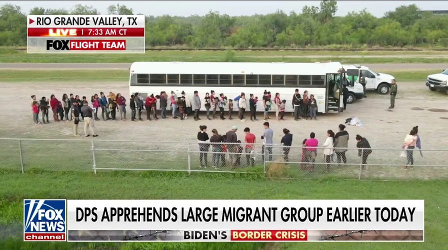 DHS apprehends large group of migrants at Texas border