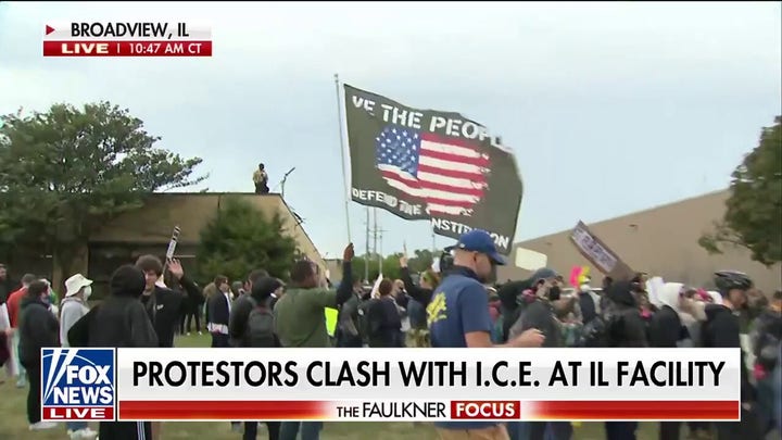 Federal judge temporarily blocks National Guard deployment in Illinois