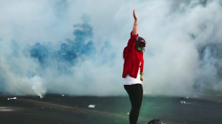 Daniel Linsky: Outside anarchists using protesters as shields