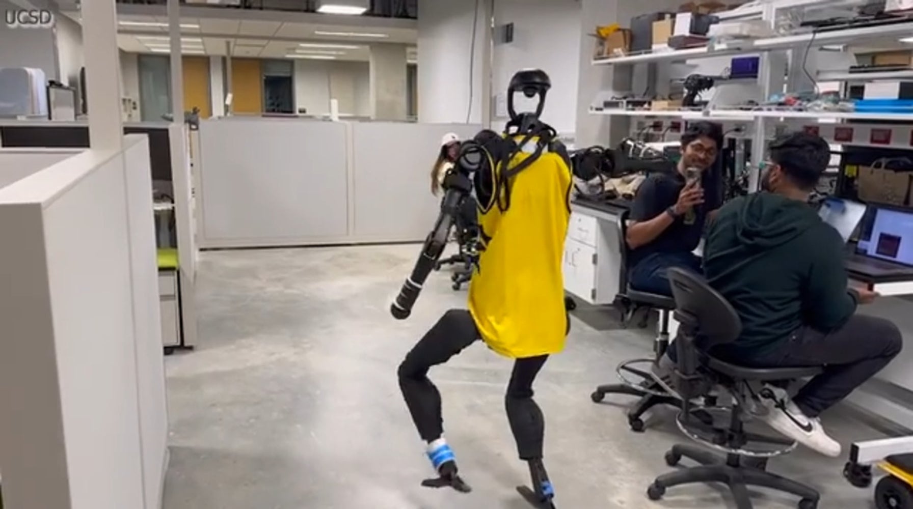 Engineers' Ingenious Invention: A Humanoid Robot with the Groove