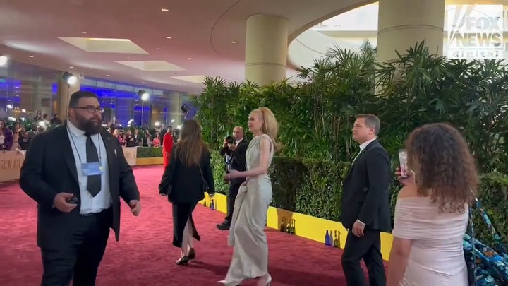 Nicole Kidman en la alfombra roja de los Globos de Oro 2025