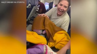 Traveling sisters attempt hilarious flight hack to keep middle seat open - Fox News