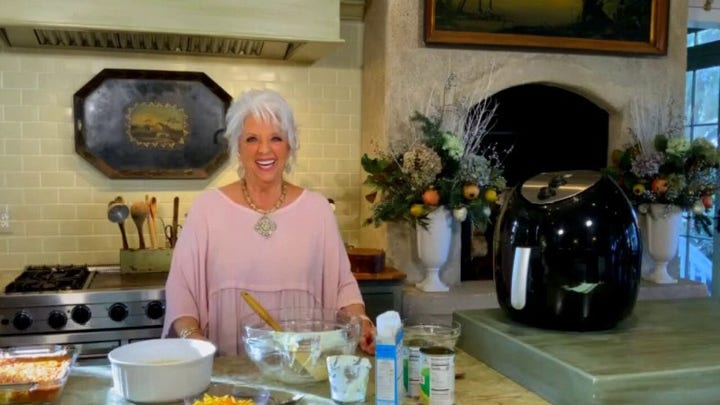 Celebrating Thanksgiving with Paula Deen!