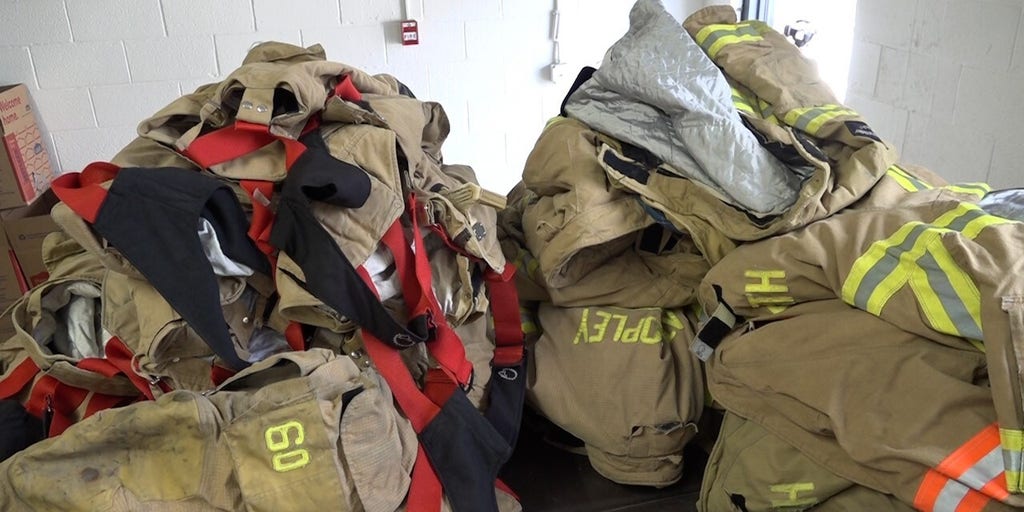 Firefighters across the U.S. donating equipment to Ukraine | Fox News Video