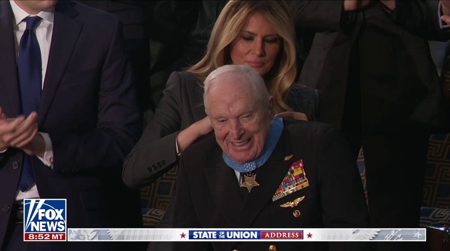 First lady Melania Trump awards Korean War veteran with Congressional Medal of Honor
