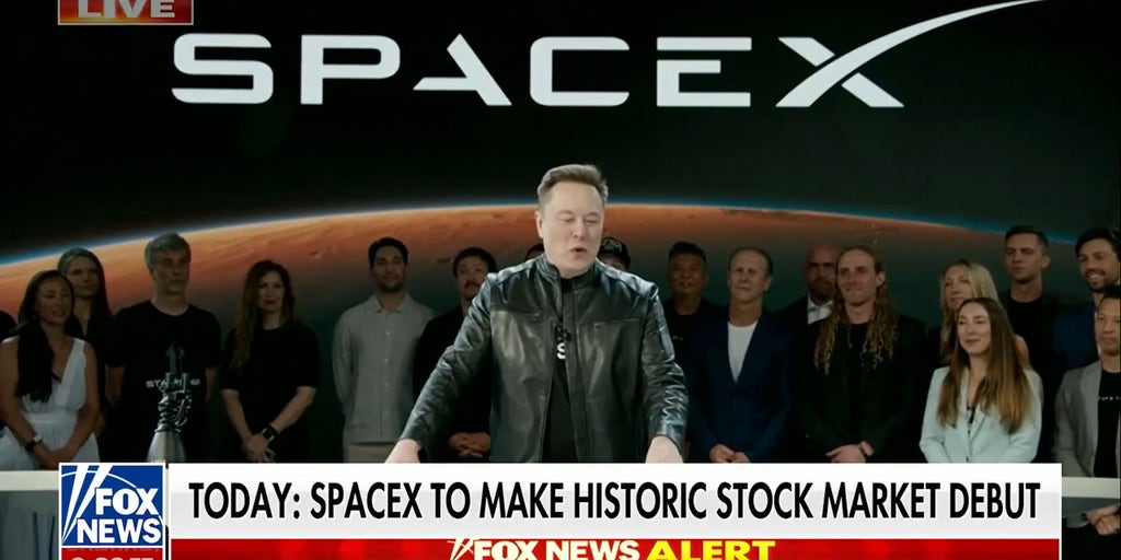 SpaceX makes historic stock market debut