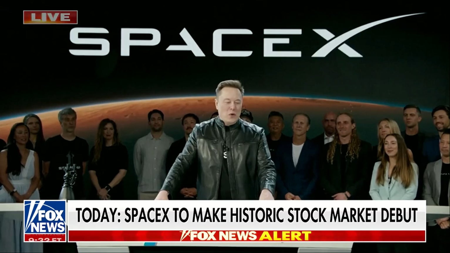 SpaceX makes historic stock market debut
