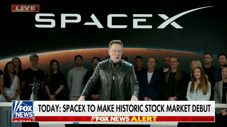 SpaceX makes historic stock market debut