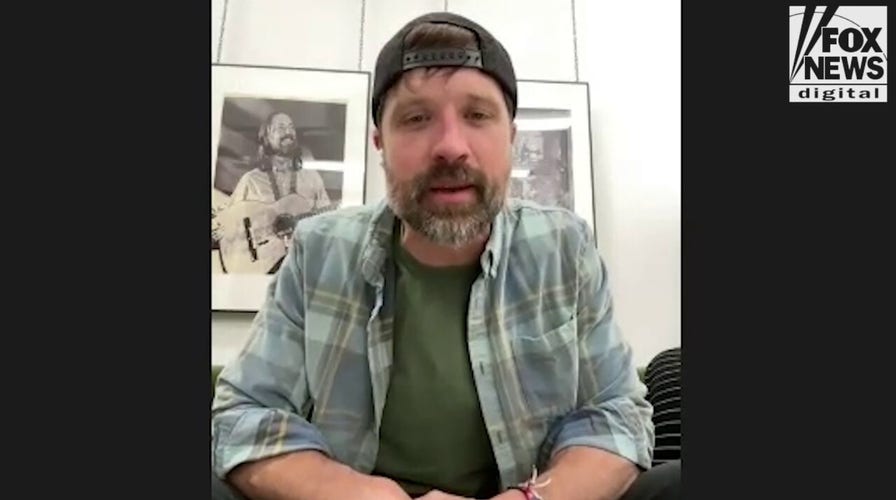 Country star Walker Hayes fears AI could 'outwrite me any day'