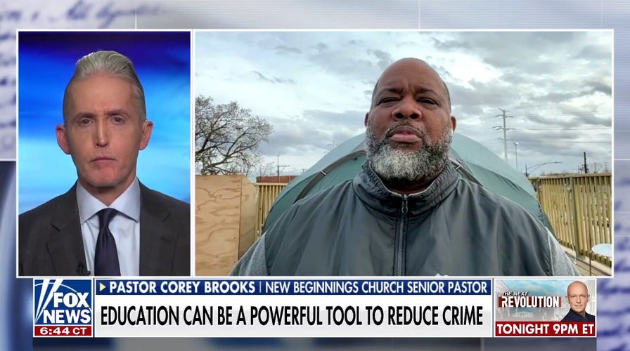 Pastor launches 'Project Hood' to help at-risk youth in Chicago