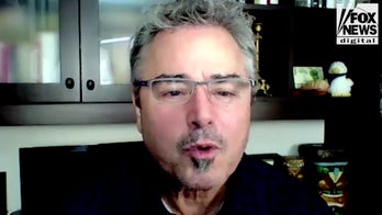 Christopher Knight explains why the 'Brady Bunch' kids were able to stay out of trouble in Hollywood 