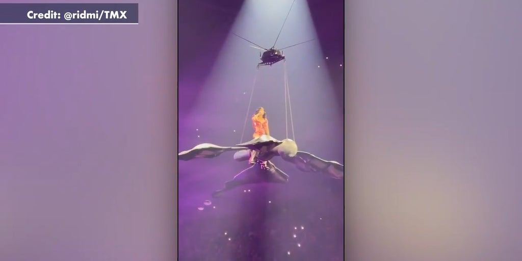 Katy Perry performs in Montreal with Justin Trudeau smiling from the audience