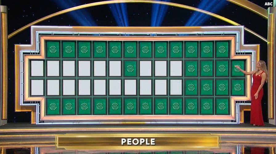 Pat Sajak's daughter takes over for Vanna White on 'Wheel of Fortune'