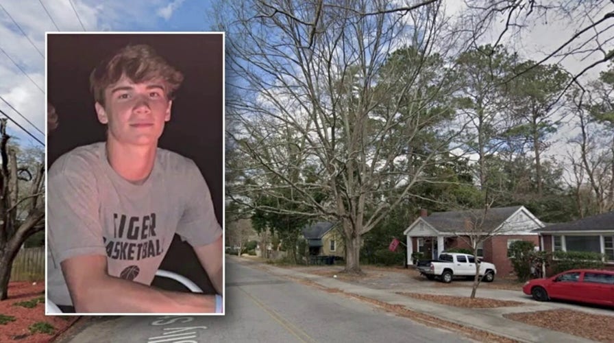 South Carolina 911 Caller Reports Fatal Shooting Of College Student Who ...