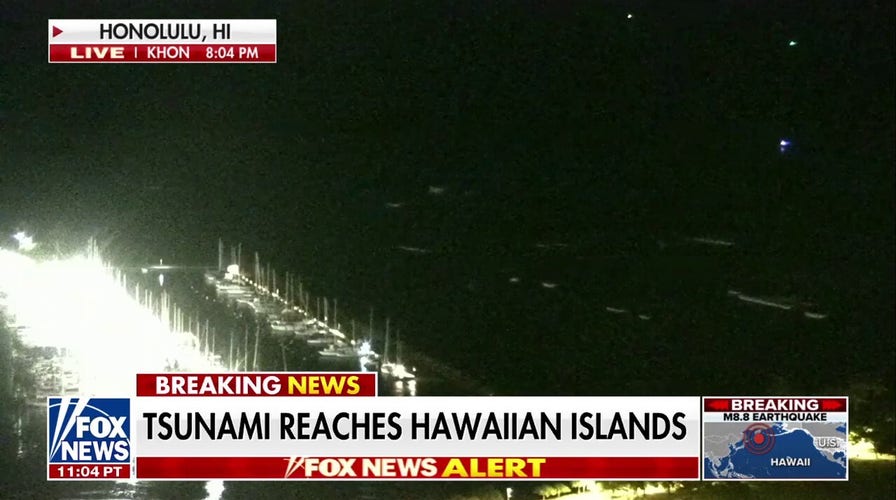 Tsunami waves reach Hawaii after earthquake strikes Russia
