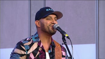 Frank Ray performs his new single 'Uh-huh (Ajá)' on Fox & Friends