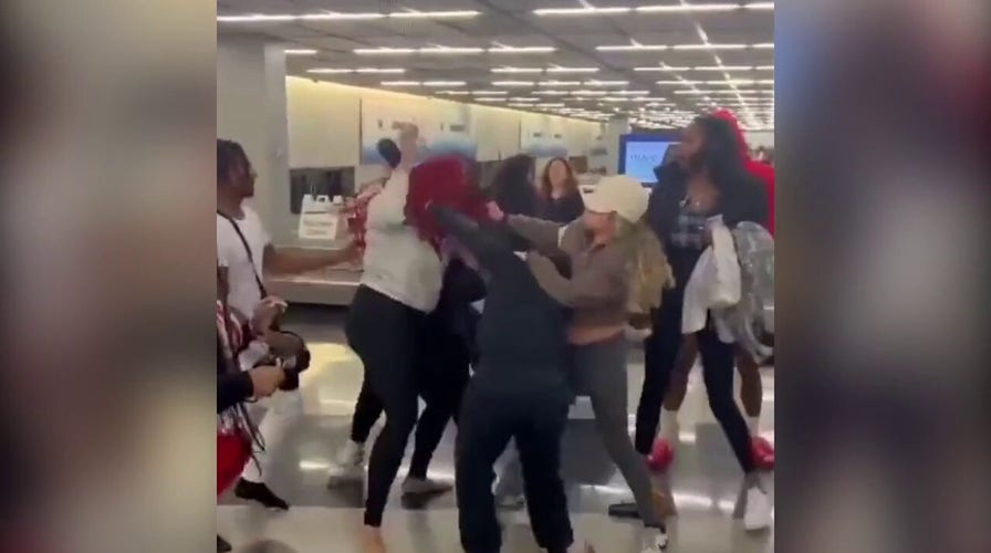 Massive brawl breaks out at Chicago airport
