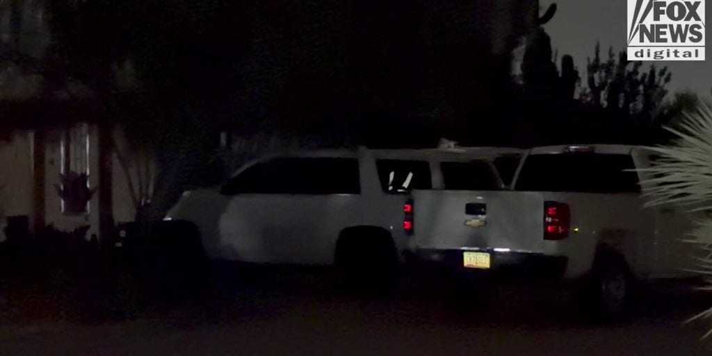 WATCH: Fox News Digital captures camera flashes inside Annie Guthrie's home