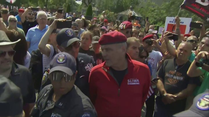 Curtis Sliwa arrested for protesting Midland Beach Migrant Shelter