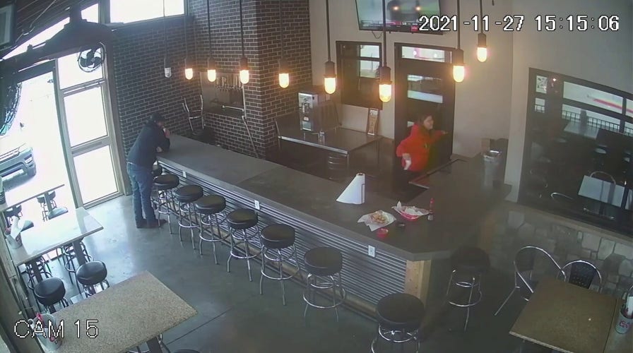 Intoxicated man seen in restaurant prior to hitting, killing Texas police officer