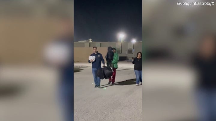 Rep Joaquin Castro escorts 5-year-old, father from Texas detention facility