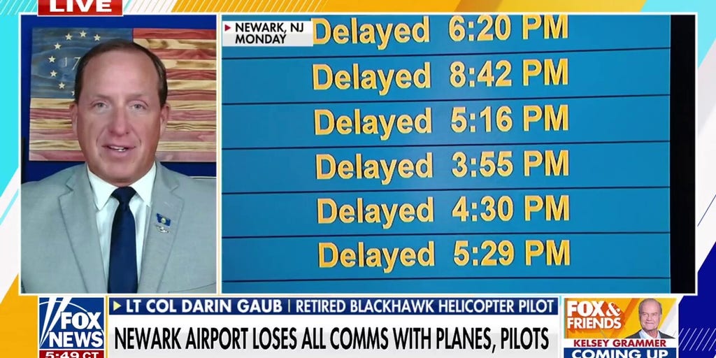Newark airport loses communication with planes, air traffic controllers take 45-day stress leave