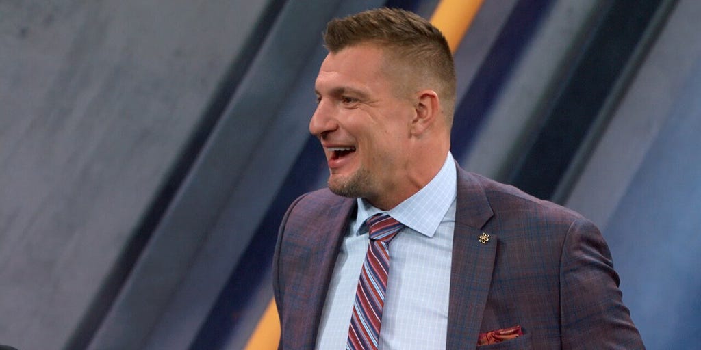 Gronk thinks Patriots are the BEST team in the AFC 👀 Too early to say they are CONTENDERS?