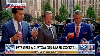 ‘Fox & Friends Weekend’ co-hosts celebrate Father’s Day with custom cocktails