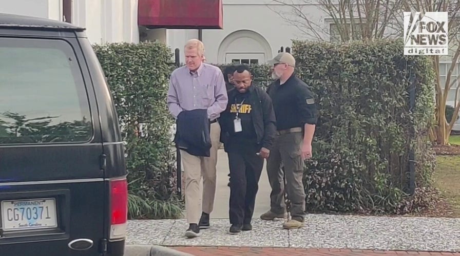 Alex Murdaugh leaves South Carolina Courthouse