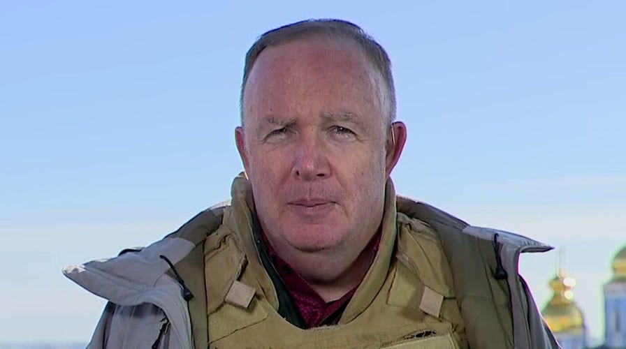 Ukraine's Zelenskyy stands strong as Russian forces move into Kyiv