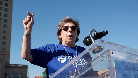 WATCH LIVE: Teachers union boss Randi Weingarten unveils national framework on screens and AI - Fox News
