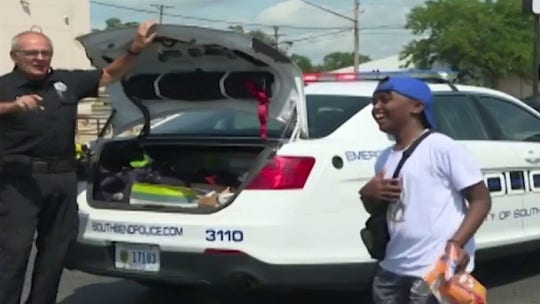12-year-old's lemonade stand gets help from local police officer