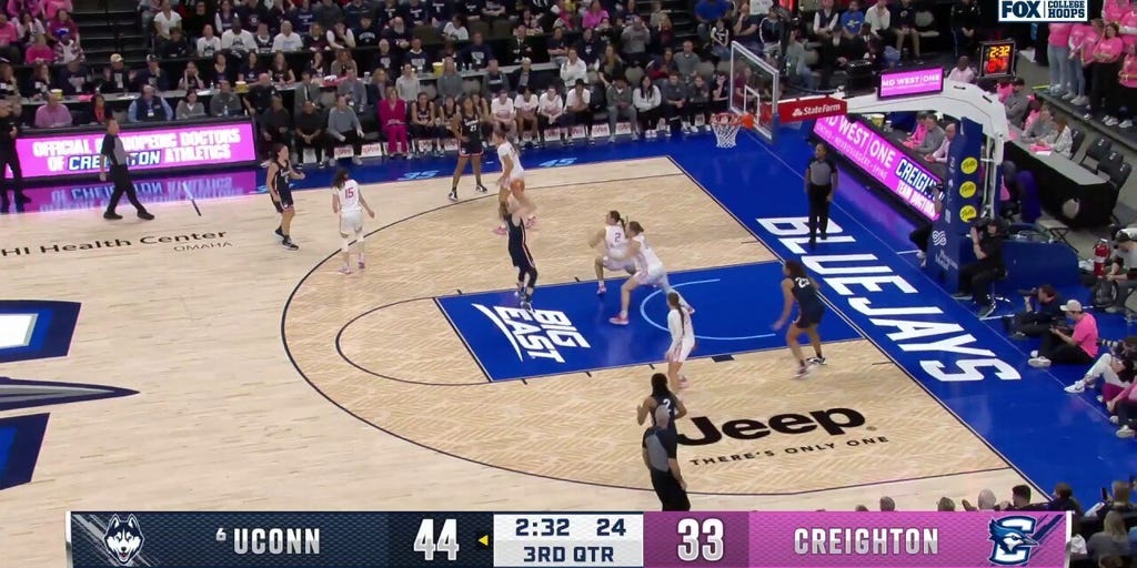 Paige Bueckers makes step back jumper to extend UConn's lead against Creighton