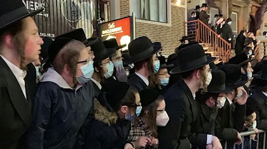 De Blasio under fire for message to Jewish community after NYC funeral gathering