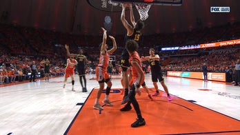Michigan's Aday Mara makes TOUGH and-one, extending lead over Illinois