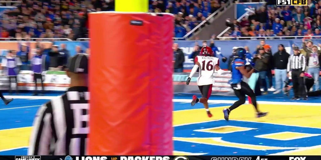 Latrell Caples scores his third TD of the game, extending Boise State's lead over San Diego State