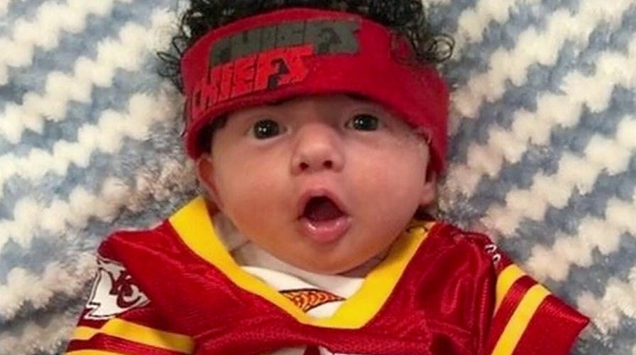 MO hospital dresses NICU babies in Chiefs gear