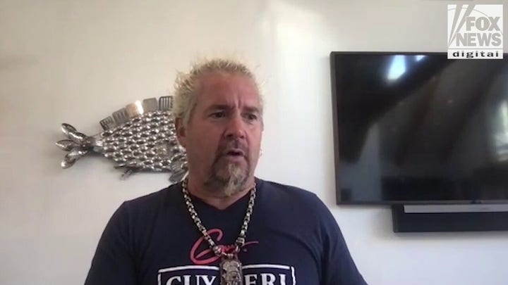 Guy Fieri hizo que la hija de John Travolta 'cuestionara' su forma de cocinar