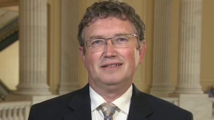 rappresentante. Massie on Pelosi reimposing mask mandate in House chamber: 'Hell no' 