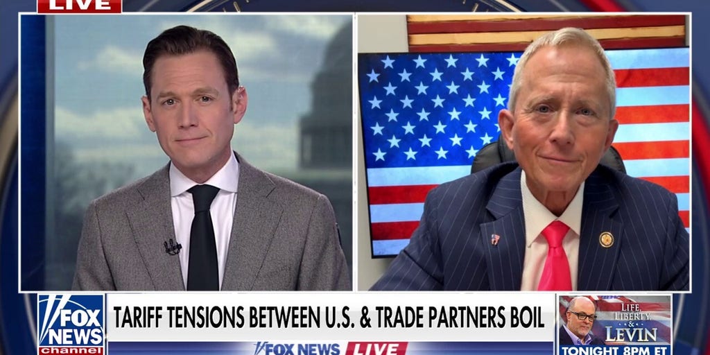 Lawmakers negotiate federal budget amid potential government shutdown